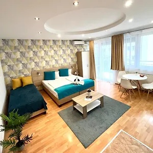 Star With Free Parking , Budapesta Ungaria
